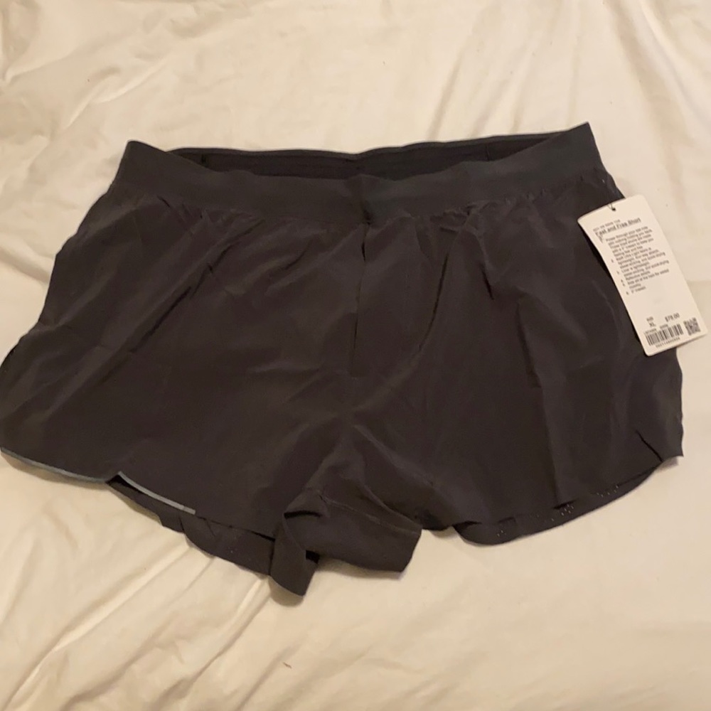 (Brand New) XL Fast and Free LuluLemon Shorts 3”